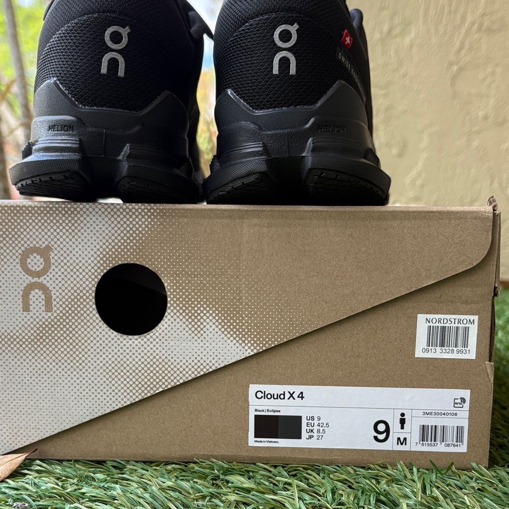 On Cloud X4 black eclipse - image 6